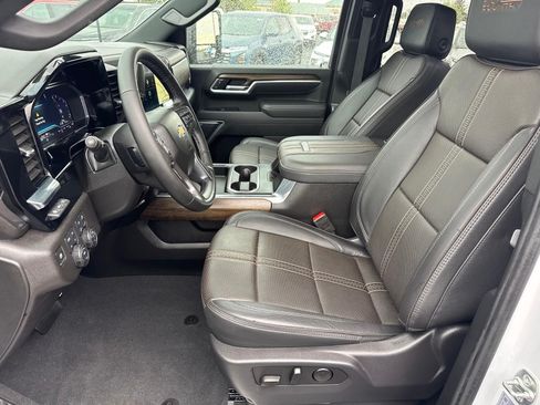 Used 2025 Chevrolet Silverado 3500 High Country w/ High Country Premium Package AWD/4WD image 8
