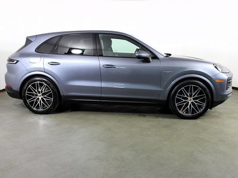 New 2026 Porsche Cayenne E-Hybrid AWD/4WD image 9
