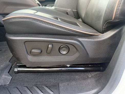 Used 2024 GMC Canyon Denali AWD/4WD image 4