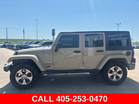 Used 2017 Jeep Wrangler Unlimited Sahara w/ Dual Top Group AWD/4WD image 3