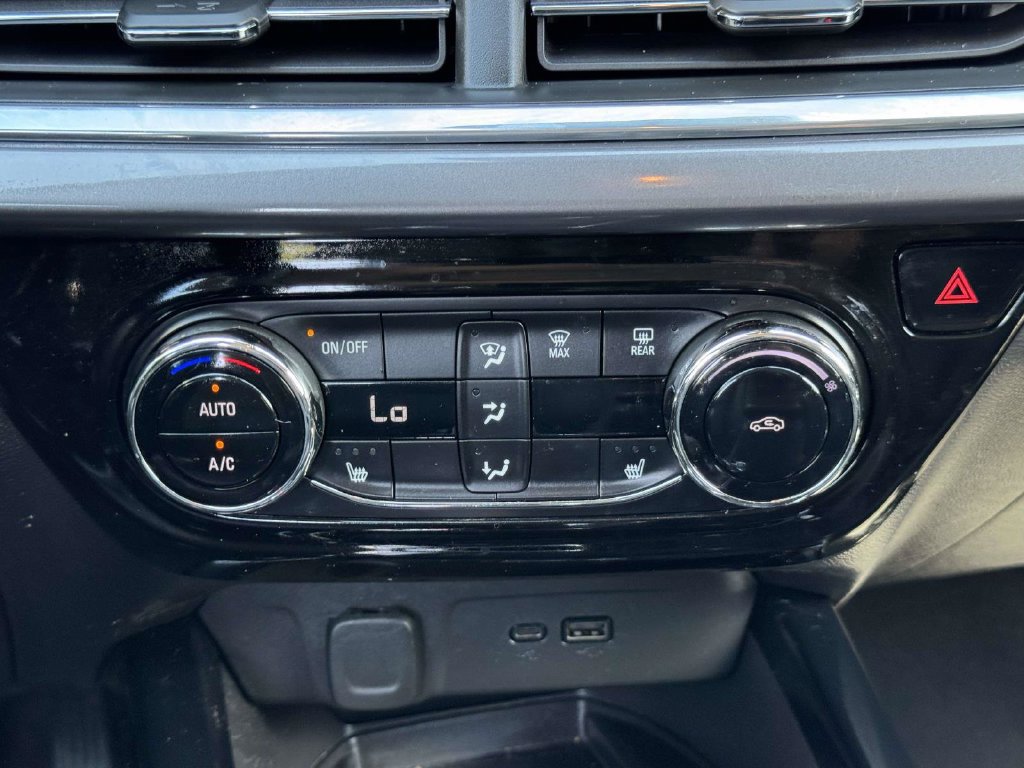 Used 2025 Chevrolet Trax ACTIV w/ Sunroof Package FWD image 5