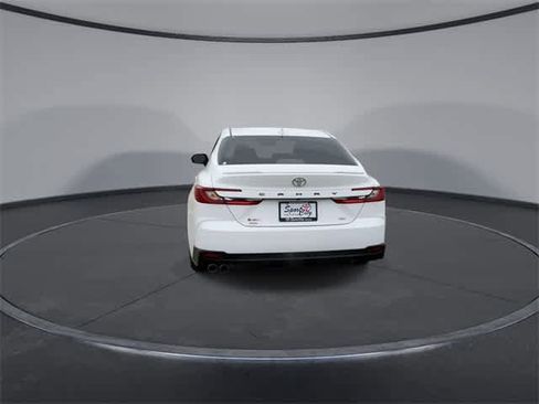 Used 2025 Toyota Camry SE image 7
