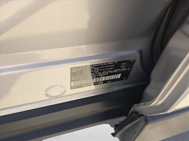 Used 2021 Toyota RAV4 XLE w/ Convenience Package FWD image 26