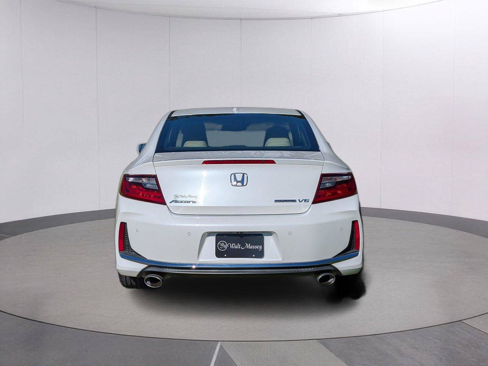 Used 2017 Honda Accord Touring image 4