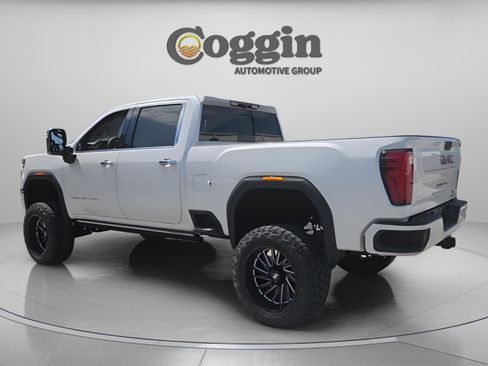 Used 2024 GMC Sierra 2500 Denali w/ Denali Reserve Package AWD/4WD image 3