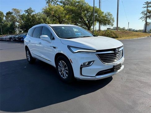 Used 2024 Buick Enclave Premium image 9