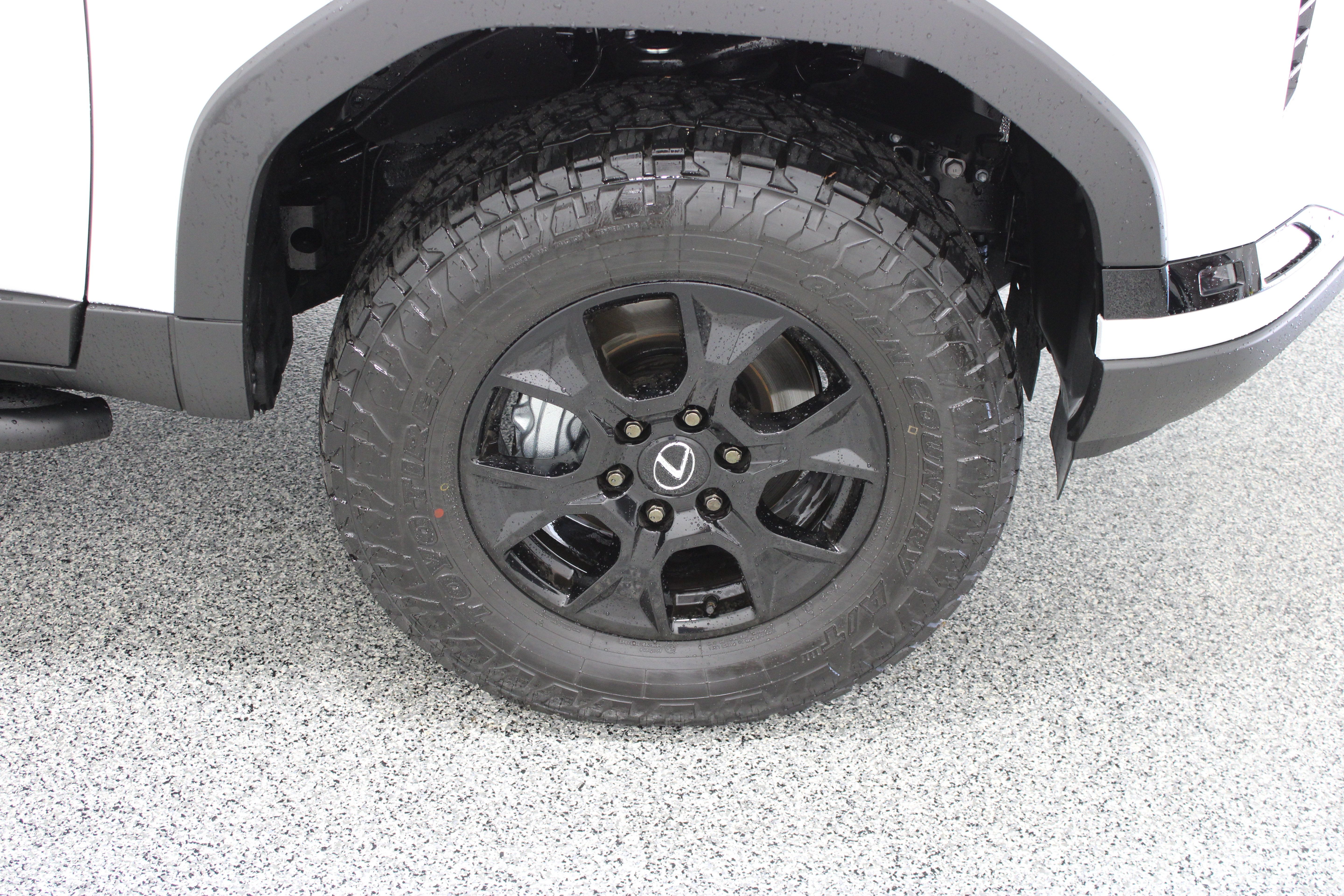 Used 2026 Lexus GX 550 AWD/4WD image 4