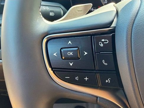 Used 2025 Lexus ES 350 Ultra Luxury w/ Accessory Package (Z1) image 38