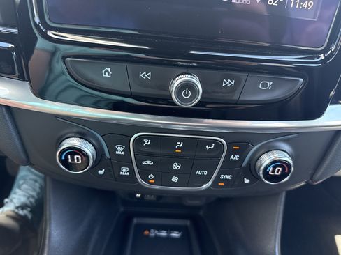 Used 2023 Chevrolet Traverse RS AWD/4WD image 28