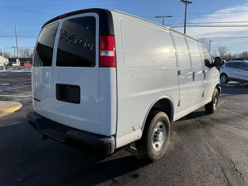 Used 2025 Chevrolet Express 2500 w/ Driver Convenience Package image 4