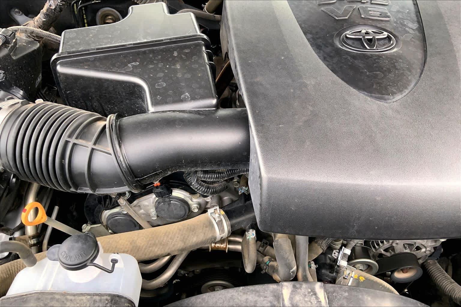 Used 2019 Toyota Tacoma SR5 AWD/4WD image 33