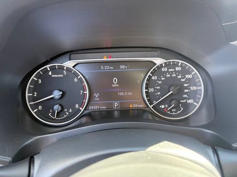 Used 2025 Nissan Altima 2.5 SV FWD image 22