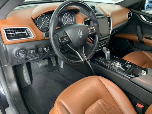 Used 2021 Maserati Ghibli RWD image 21