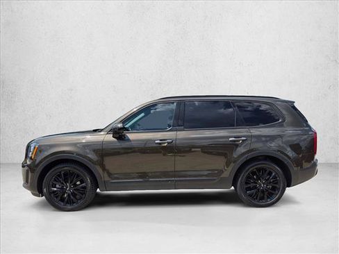 Used 2022 Kia Telluride SX w/ SX Prestige Package AWD/4WD image 3