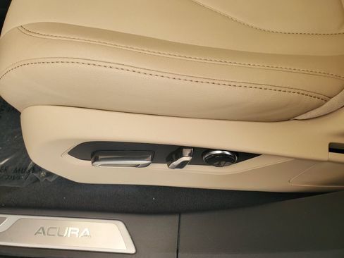 Used 2024 Acura RDX SH-AWD image 19