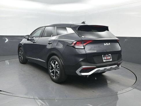 Used 2024 Kia Sportage EX image 3