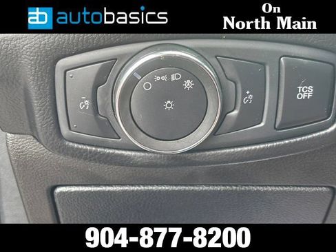 Used 2019 Ford Edge SE FWD image 22