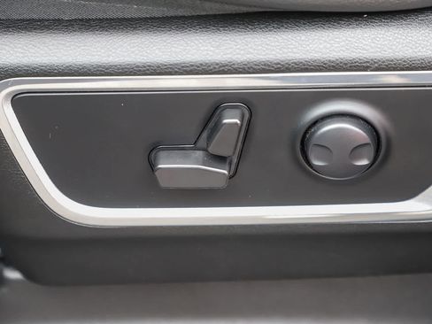 Used 2023 RAM 1500 Laramie RWD image 22