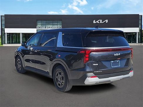 New 2026 Kia Carnival LXS image 3
