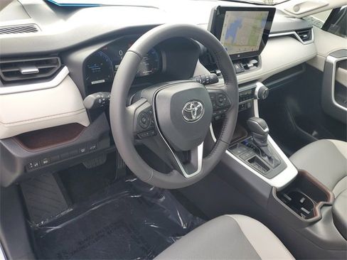 Used 2025 Toyota RAV4 Limited image 15