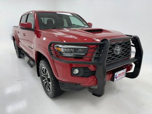 Used 2022 Toyota Tacoma TRD Sport w/ Technology Package image 2