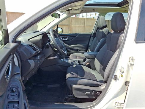 Used 2021 Subaru Forester Premium AWD/4WD image 14