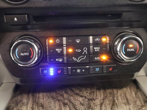 Used 2017 Ford F250 Lariat w/ Lariat Ultimate Package AWD/4WD image 11