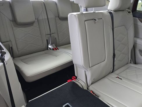 New 2024 Volkswagen Atlas SE image 13