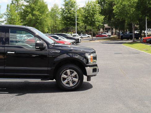 Used 2018 Ford F150 XLT w/ Equipment Group 302A Luxury AWD/4WD image 11