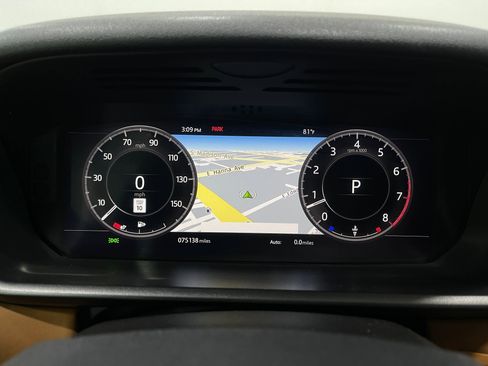 Used 2018 Land Rover Discovery HSE Luxury AWD/4WD image 23