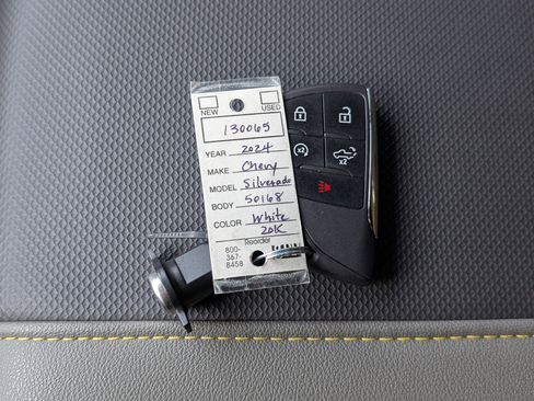 Used 2024 Chevrolet Silverado 1500 ZR2 w/ Technology Package image 39