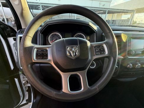 Used 2022 RAM 1500 Classic SLT RWD image 9