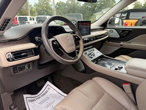 Used 2022 Lincoln Aviator Grand Touring w/ Equipment Group 301A AWD/4WD image 14