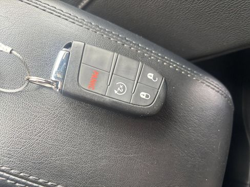 Used 2025 Jeep Compass Limited AWD/4WD image 21