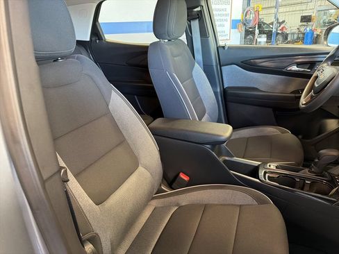 Used 2025 Chevrolet TrailBlazer LT AWD/4WD image 29