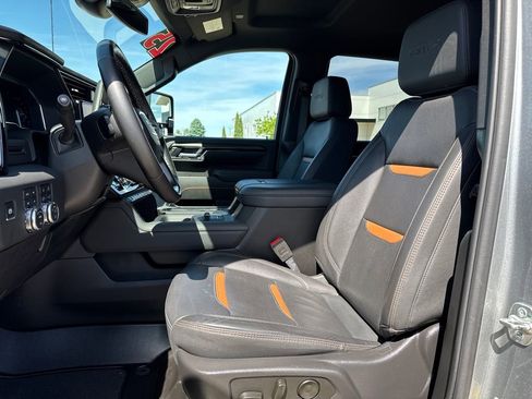 Used 2025 GMC Sierra 2500 AT4 AWD/4WD image 16