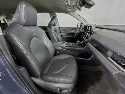 Used 2024 Toyota Grand Highlander XLE image 29