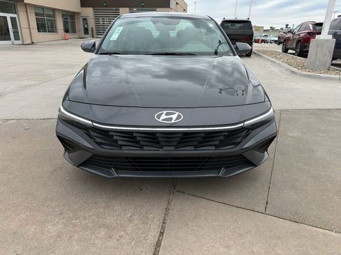 New 2026 Hyundai Elantra SE FWD image 8