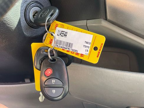 Used 2015 Toyota Tacoma PreRunner image 13