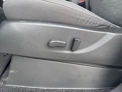 Certified 2024 Nissan Frontier SV image 14