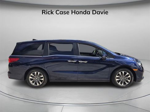 Certified 2023 Honda Odyssey EX-L image 3