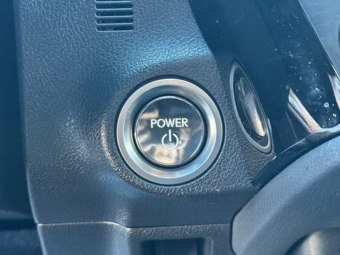 Used 2025 Lexus ES 300h w/ Luxury Package image 33