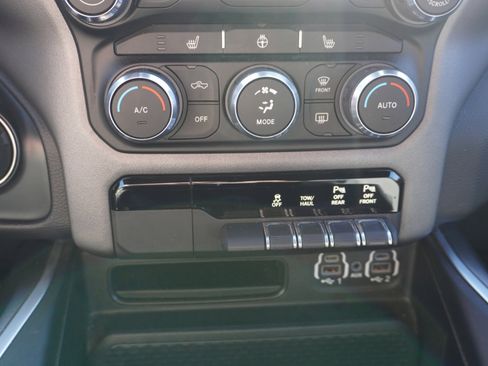 Used 2022 RAM 1500 Big Horn image 15
