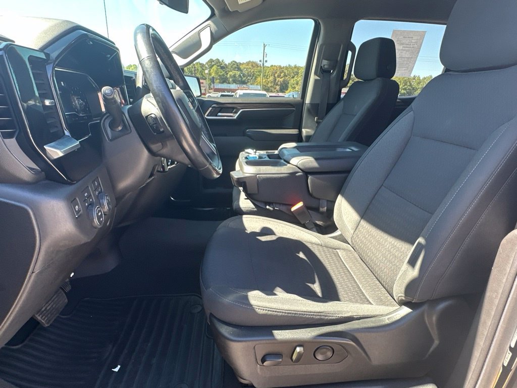 Used 2022 Chevrolet Silverado 1500 LT AWD/4WD image 17