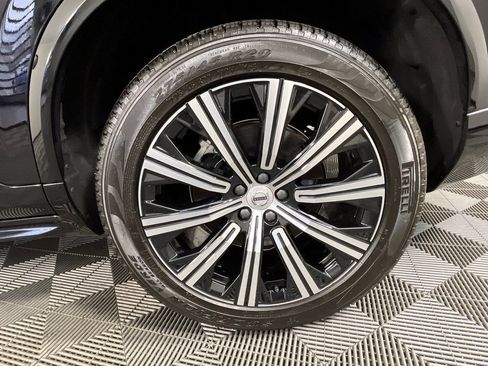 Used 2025 Volvo XC90 B5 Core image 12