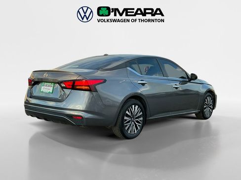Used 2024 Nissan Altima 2.5 SV image 5