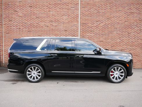 Used 2023 Cadillac Escalade ESV Premium Luxury Platinum w/ Heavy-Duty Trailer Package AWD/4WD image 26