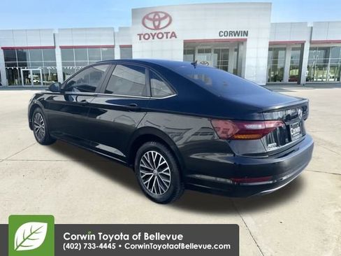 Used 2019 Volkswagen Jetta SE image 3