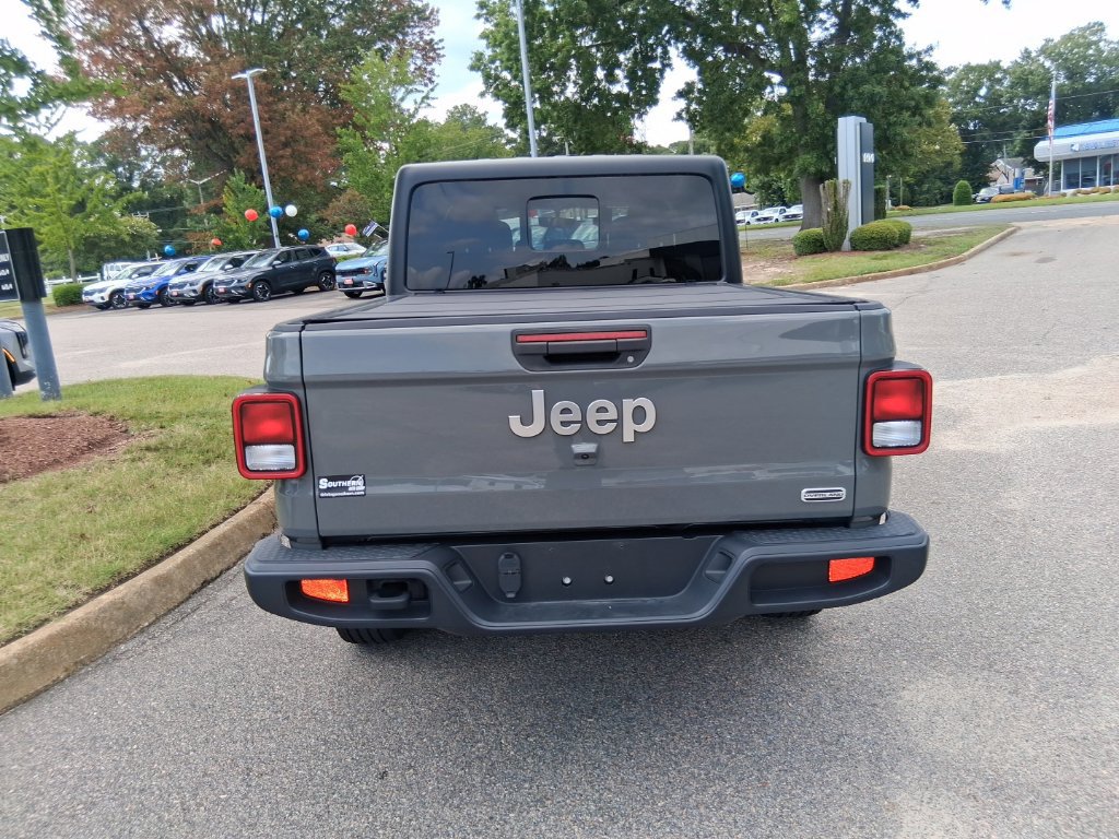 Used 2022 Jeep Gladiator Overland AWD/4WD image 7