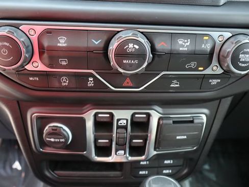Used 2022 Jeep Wrangler Unlimited Sport AWD/4WD image 34